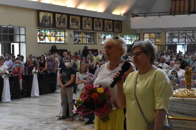 Pożegnanie księży w parafii pw. NMP matki Kościoła i Św. Barbary na os. Dolnośląskim w Bełchatowie