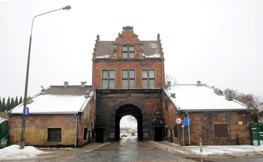 Gdańsk: Zły stan Bramy Nizinnej. Czy miasto zdoła uratować zabytek przed całkowitym zniszczeniem?