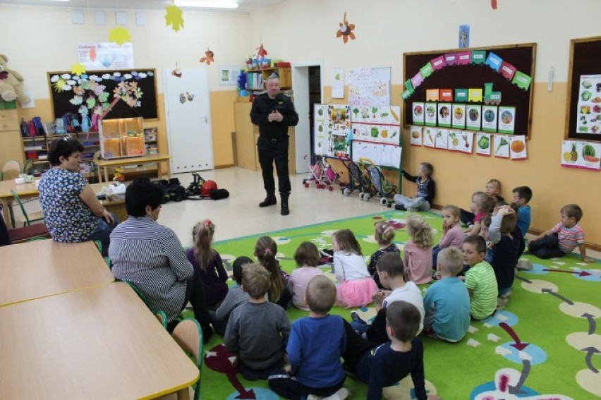 Uczniów i przedszkolaki z Jedlca ,,kręci bezpieczeństwo"