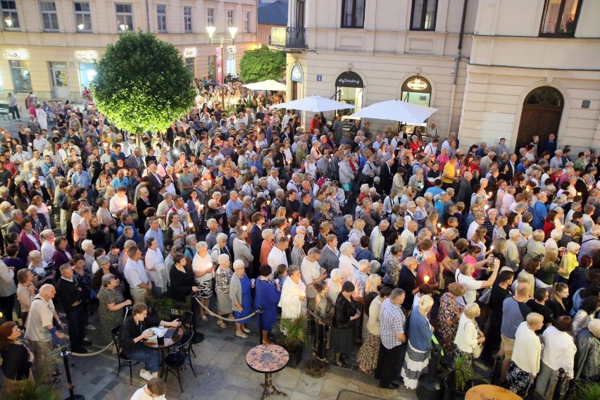 73. rocznica „Cudu lubelskiego”. Przez miasto przeszła uroczysta procesja [ZDJĘCIA]