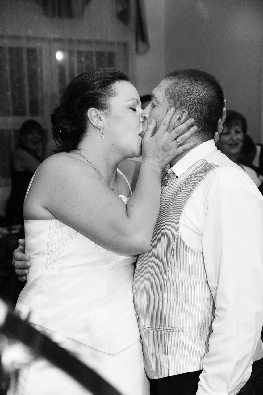 Konkurs walentynkowy - wybierz najładniejsze zdjęcie całującej się pary!