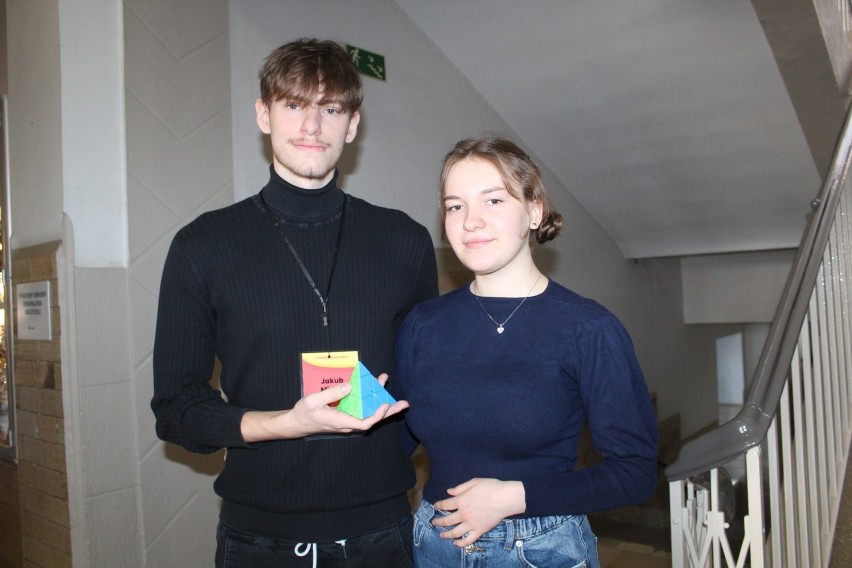 Jakub Misiak przekonał do kostki Rubika swoją dziewczynę...