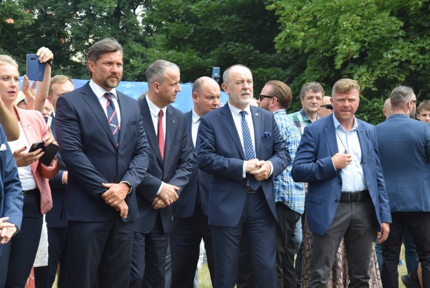 Premier Mateusz Morawiecki gościem pikniku rodzinnego w...