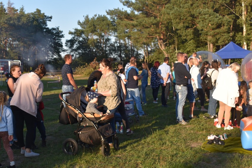 Gmina Gizałki. Festyn Rodzinny we Wronowie. Dobrze się bawili i cieszyli z zrealizowanych inwestycji