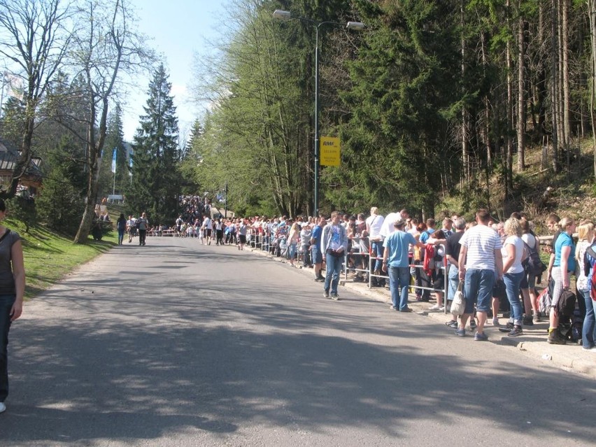 Zakopane: oblężenie kolejki na Kasprowy [ZDJĘCIA]