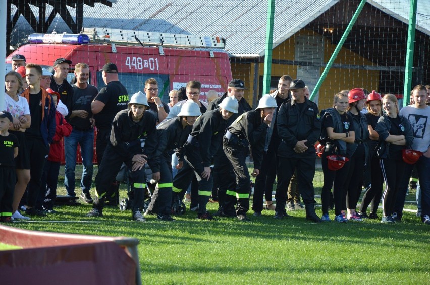 Powiatowe zawody sportowo-pożarnicze młodzieżowych drużyn pożarniczych w Sulęczyni