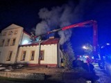 Pożar w Ośrodku Terapii Uzależnień w powiecie wejherowskim (27.10.2022). Ludzie skakali z wysokości, aby się ratować, 1 osoba zmarła