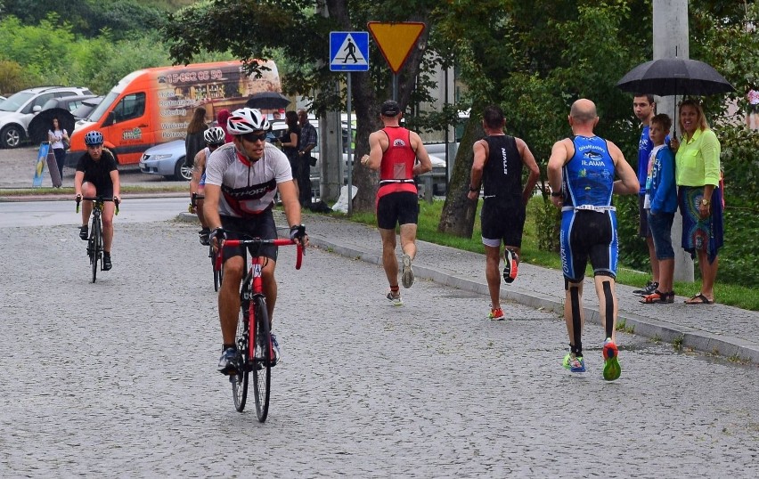 Letni Triathlon Ziemi Sandomierskiej - rywalizowało ponad stu zawodników