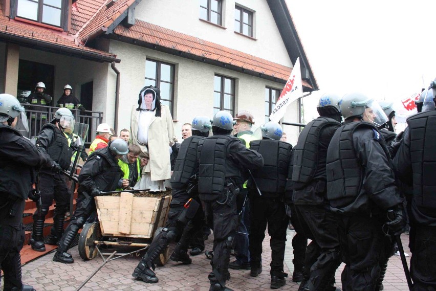 Brzeszcze: manifestacja górników przerodziła się w burdę z policją