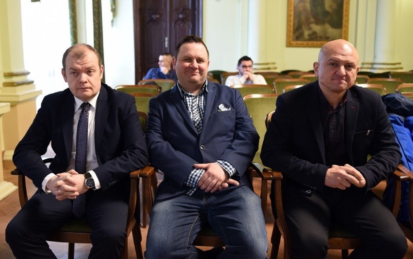 Nowy Sącz. Brakuje pieniędzy na Sandecję. Prezydent dokłada milion i szuka optymalnego rozwiązania dla klubu