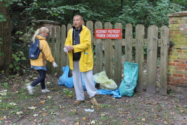 W sobotę, 23 września płetwonurkowie, strażacy i mieszkańcy sprzątali łagowskie jeziora, dno i brzegi oraz park przy zamku