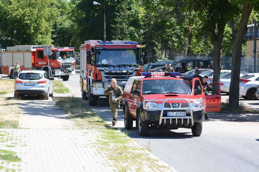 Na miejsce zadysponowano zastępy Państwowej Straży Pożarnej...