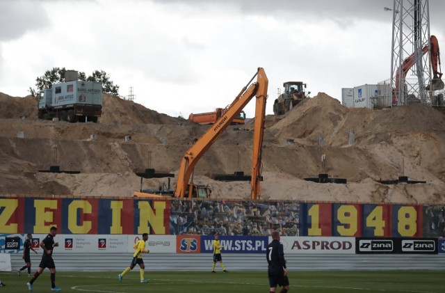 We wtorek Pogoń Szczecin podejmowała młodzieżowy zespół Broendby Kopenhaga w ramach turnieju Baltic Sea Cup. Zespoły zagrały na płycie głównej, więc w najbliższym sąsiedztwie ograniczono prace przy przebudowie trybun.