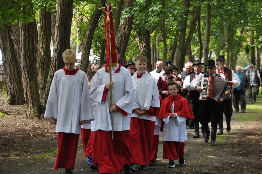 Odpust w Tursku. Suma odpustowa sprawowana przez biskupa [ZDJĘCIA]