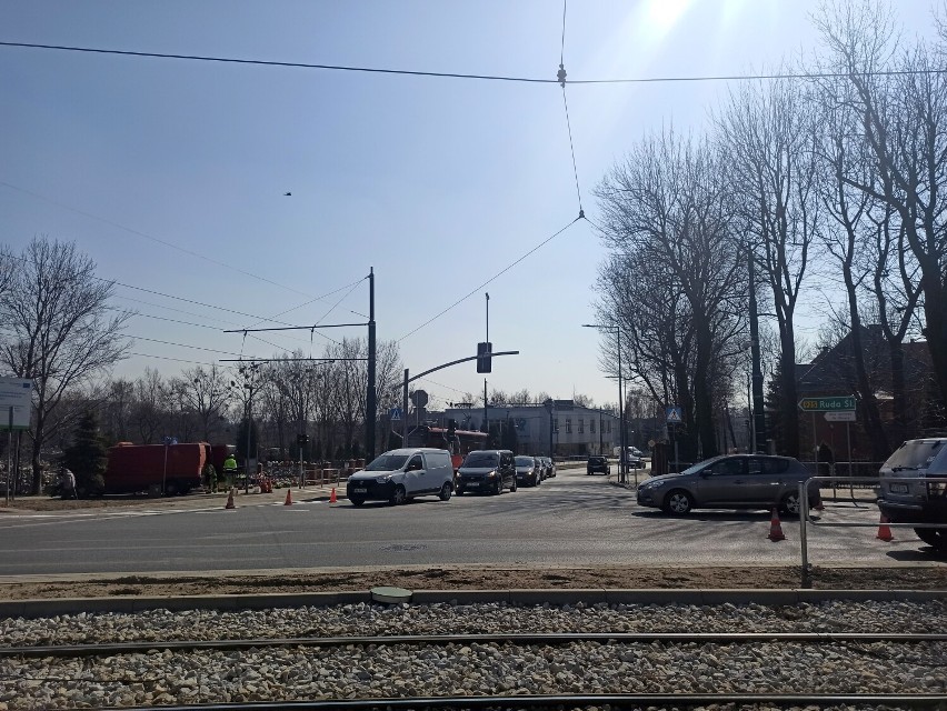Bytom: Na skrzyżowaniu ul. Frycza Modrzewskiego i Zabrzańskiej uruchomiona zostanie sygnalizacja świetlna