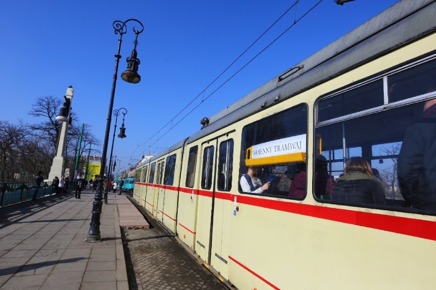 Wojenny tramwaj na ulicach Poznania