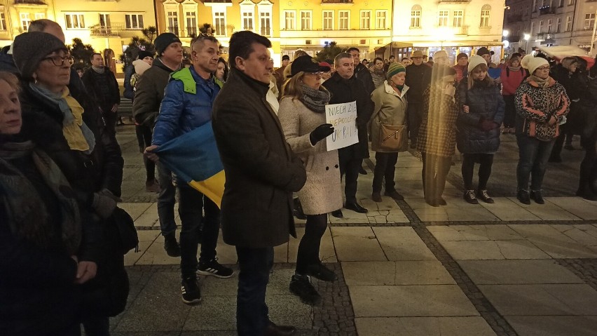 Kalisz solidarny z Ukrainą. Wiec wsparcia na Głównym Rynku