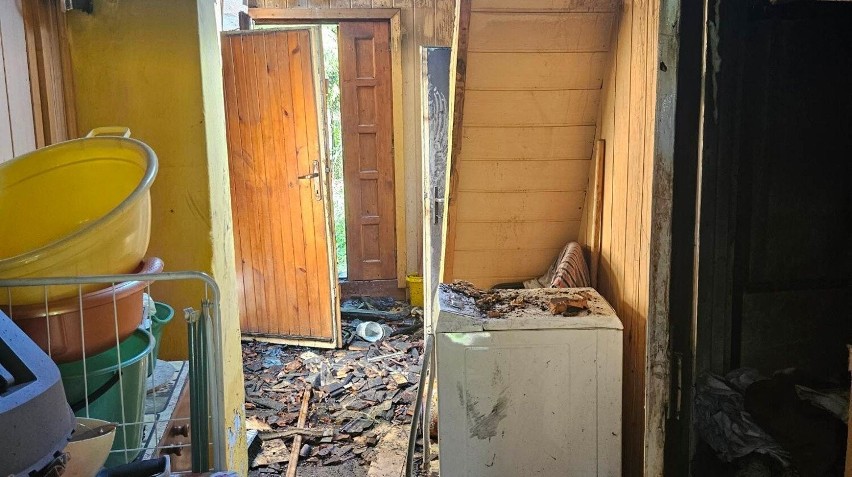 Straty po pożarze domu w Brodach
