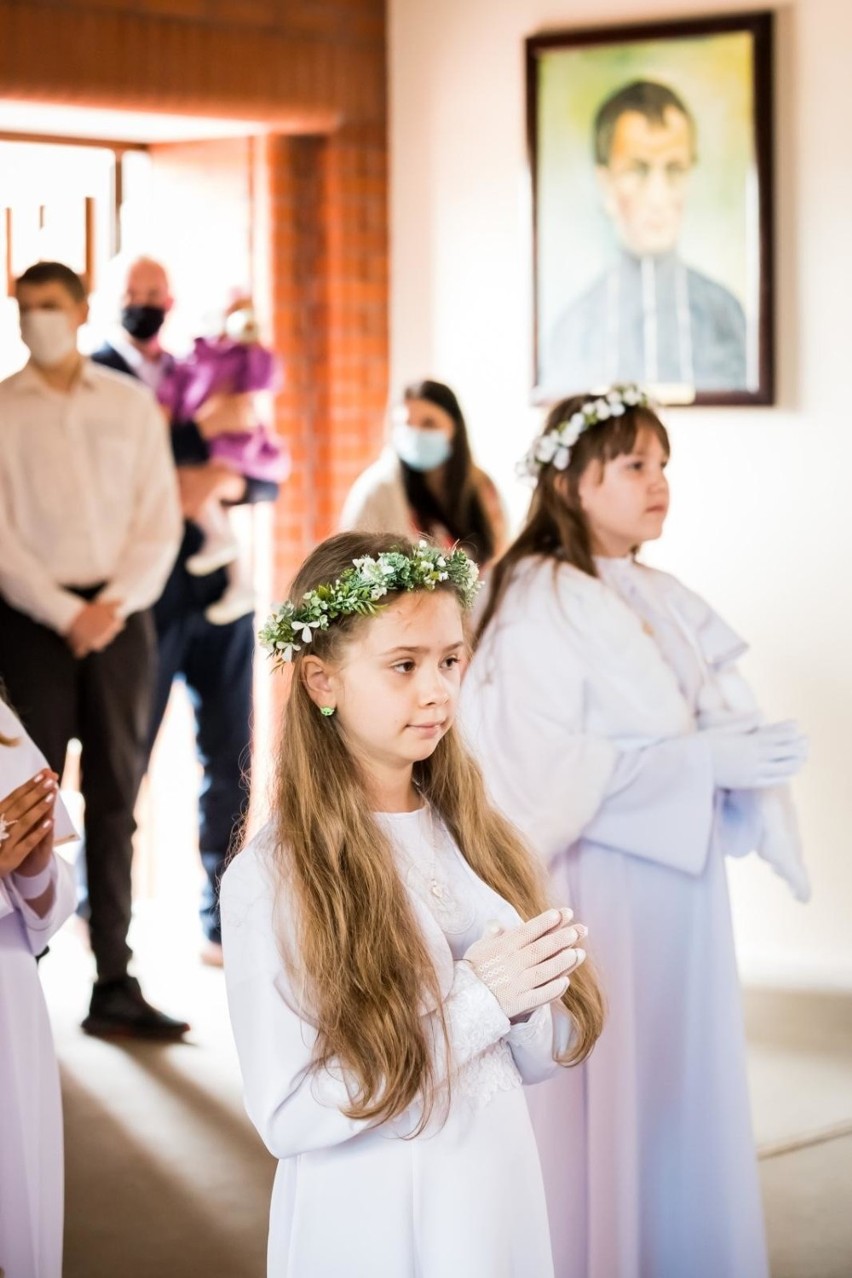 Uroczystość pierwszej komunii świętej w niedzielę (16 maja...