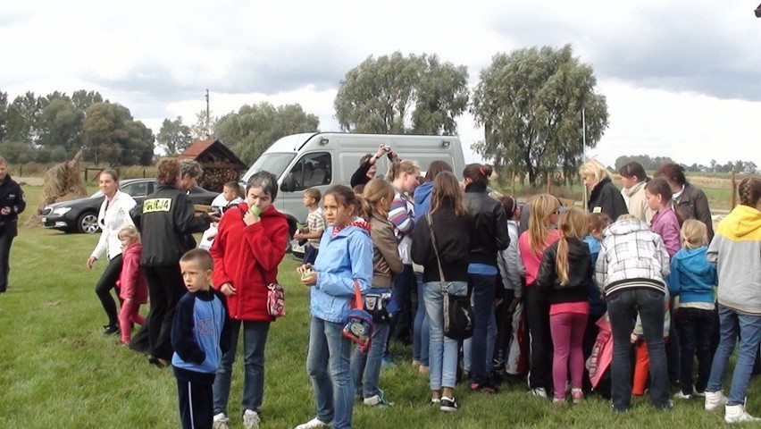 Bydgoszcz: Policjanci z WRD wspierają akcję &quot;Szczęśliwe i Bezpieczne Dzieciństwo&quot;
