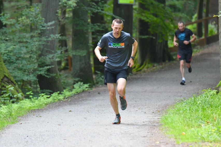 Biegacze stanęli na starcie żarskiego parkrunu po raz 340