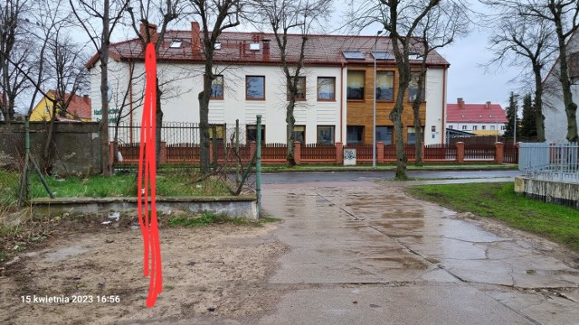 Resztki dawnej bramy przy Myśliwskiej, Czytelnik proponuje poszerzenie wjazdu