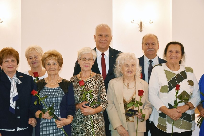 Dzień Seniora Jubilata w Legnicy, wręczono Honorowe Odznaki.