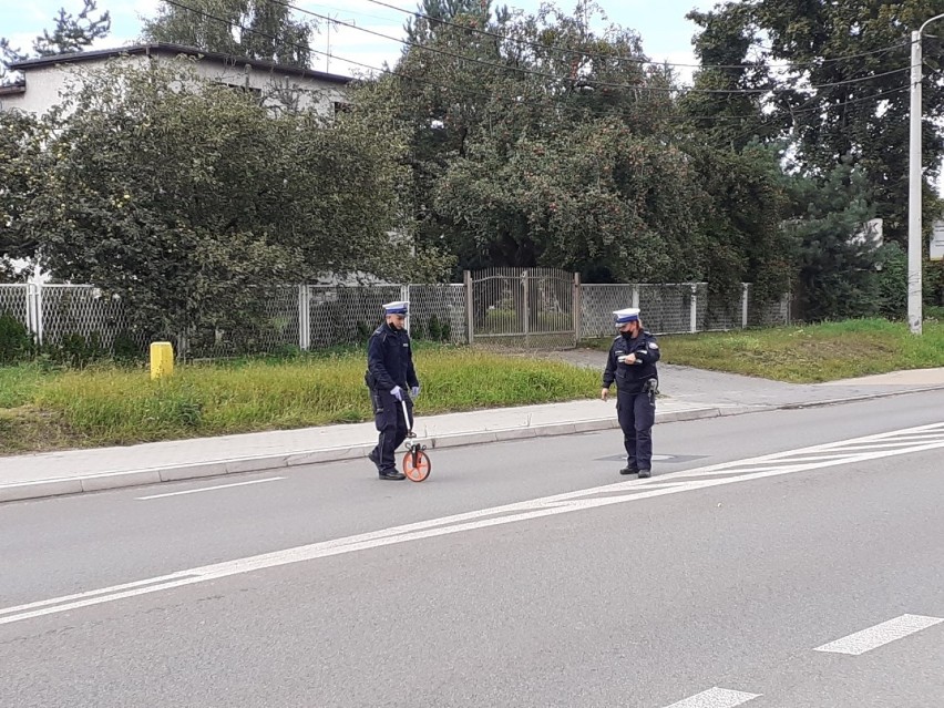 Rybnik: Wypadek autobusu. Pasażerowie ucierpieli. Sprawca wypadku uciekł z miejsca zdarzenia. Ściga go policja