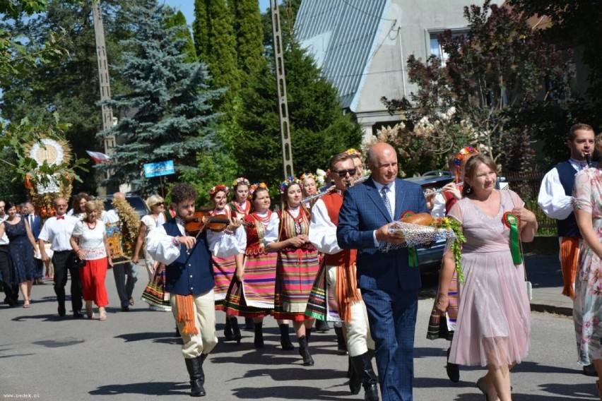 Święto Plonów w Dąbrowie Białostockiej. Mieszkańcy spotkali się na tradycyjnych dożynkach 
