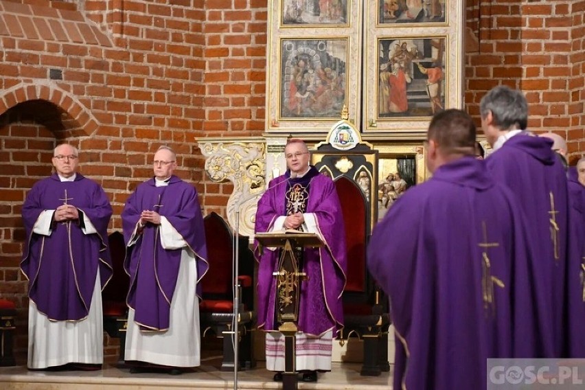 Uroczystości przewodniczył biskup Tadeusz Lityński
