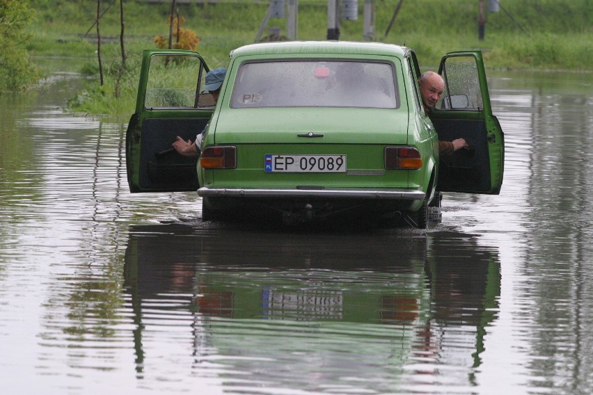 Piotrków po deszczu w maju 2005 roku [archiwalne ZDJĘCIA...