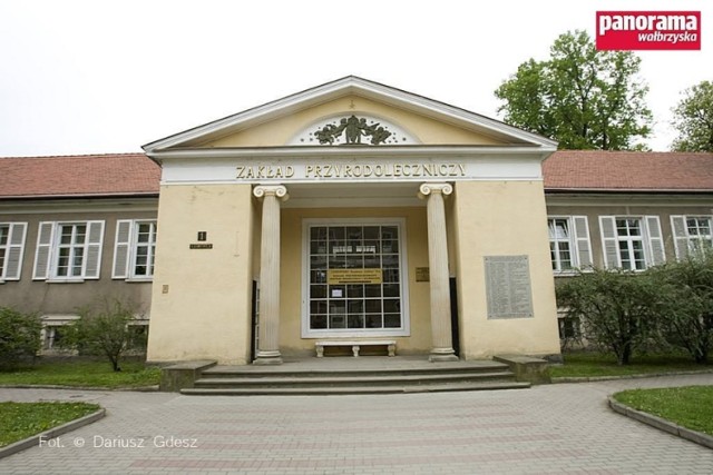 Zakład Przyrodoleczniczy w Szczawnie-Zdroju został wybudowany w latach 1938/1939 i był „sercem” uzdrowiska