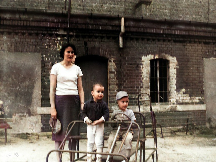 Niesamowite, archiwalne zdjęcia z Żar. Podwórka, słynny murek - tak się żyło w latach pięćdziesiątych ubiegłego wieku