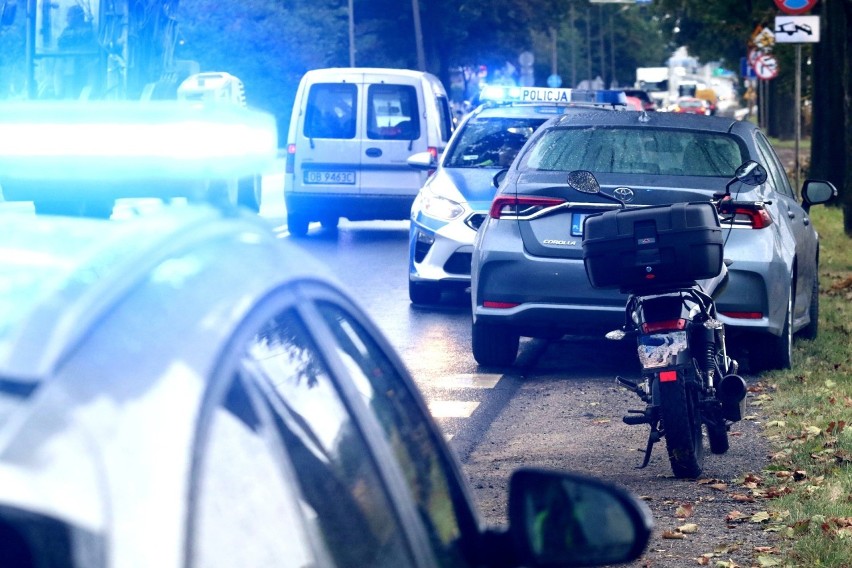 Zderzenie motocykla z samochodem osobowym na ul. Kosmonautów...