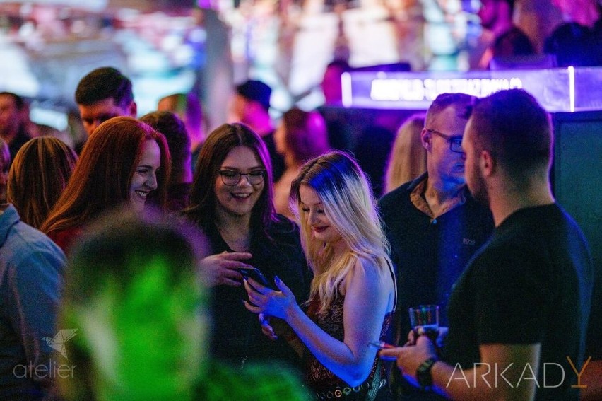 Lubliniec: Single Party w klubie Arkady - zobacz ZDJĘCIA z zabawy. Imprezowicze mieli specjalne opaski