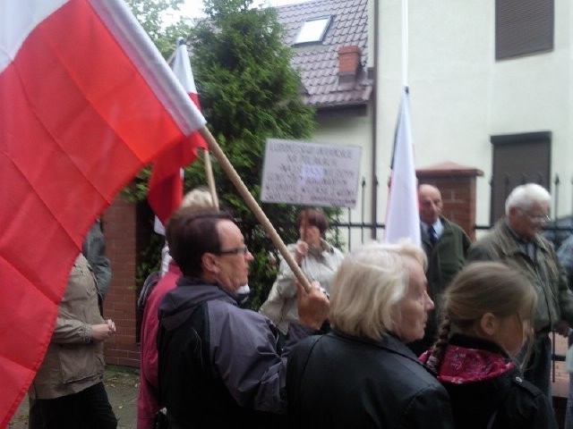 Manifestacja pod konsulatem Ukrainy w rocznicę rzezi wołyńskiej