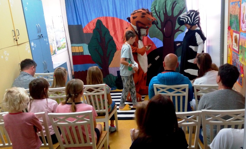 Szkoła szpitalna w Kaliszu zaprosiła małych pacjentów na spektakl edukacyjny [FOTO]