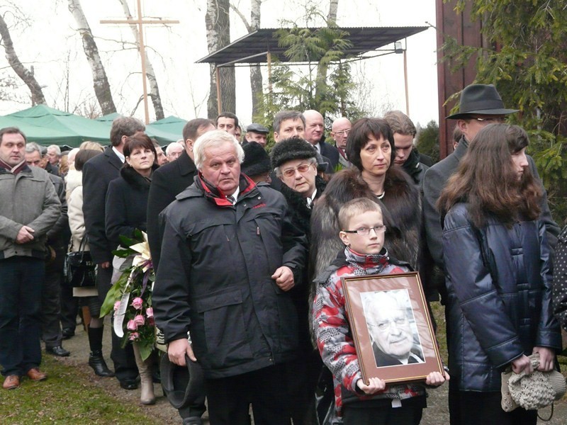 Tłumy osób pożegnały Stanisława Olasa (zdjęcia)