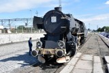 Zabytkowy parowóz w Legnicy będzie ozdobą dworca kolejowego [ZDJĘCIA]