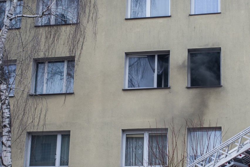 Pożar na ulicy Tomaszowskiej w Rawie Mazowieckiej wybuchł w...