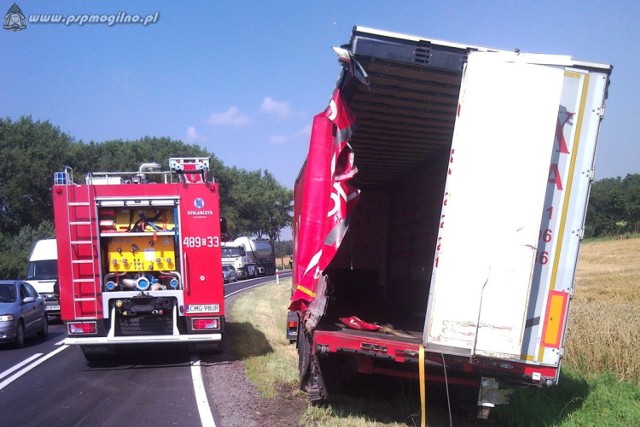 Kolizja samochodów ciężarowych w pobliżu miejscowości Kuśnierz [ZDJĘCIA]