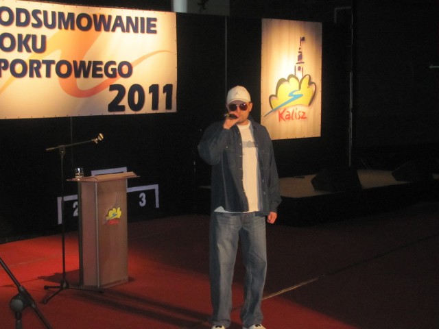 Mc Sobieski podczas występu na gali z okazji podsumowania roku sportowego 2011 w Kaliszu.