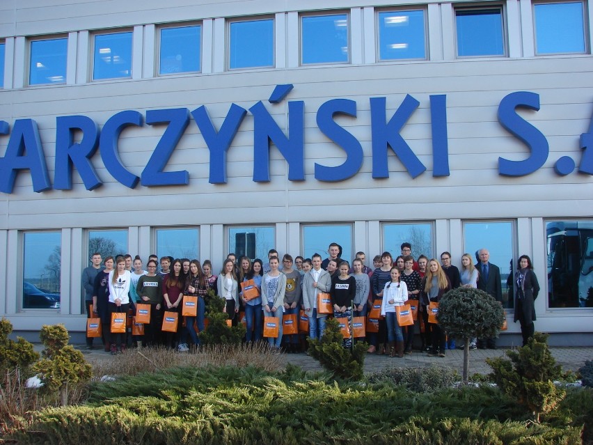 Młodzież z wizytą w firmie Tarczyński
