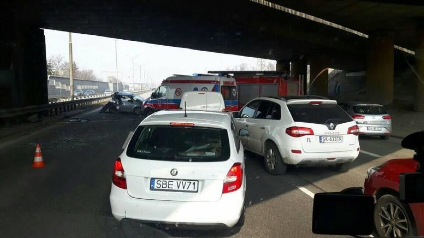 Wypadek na DTŚ w Chorzowie. Wszystkie pasy w stronę Gliwic zablokowane