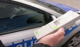 W Starachowicach kierowca porzucił BMW i próbował pieszo uciekać przed policją