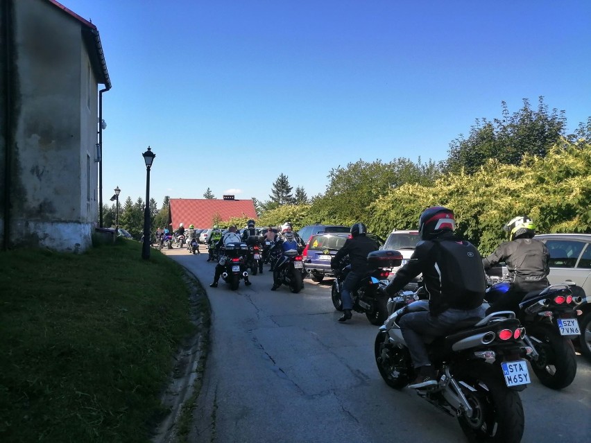 Istebna: Pogrzeb motocyklisty, który zginął na obwodnicy Ustronia
