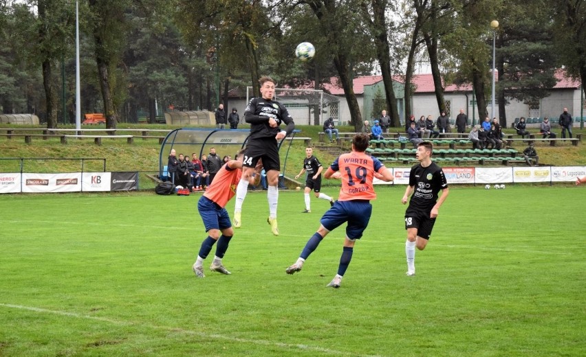 Piłkarze Lechii Zielona Góra pokonali Wartę Gorzów 4:1.