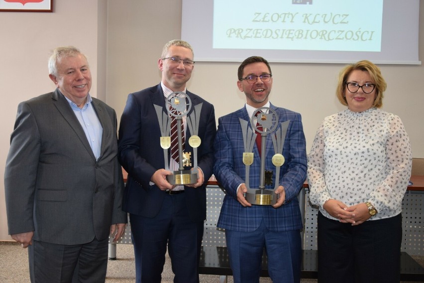 Wręczenie Nagrody Starosty Sępoleńskiego dla FPHU "KAAD" z...