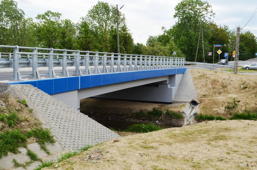 Przecięto wstęgę na moście w Rogach. Tempo remontu było rekordowe [ZDJĘCIA]