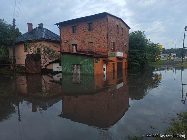 Zalane ulice, podtopione domy w Jastrzębiu